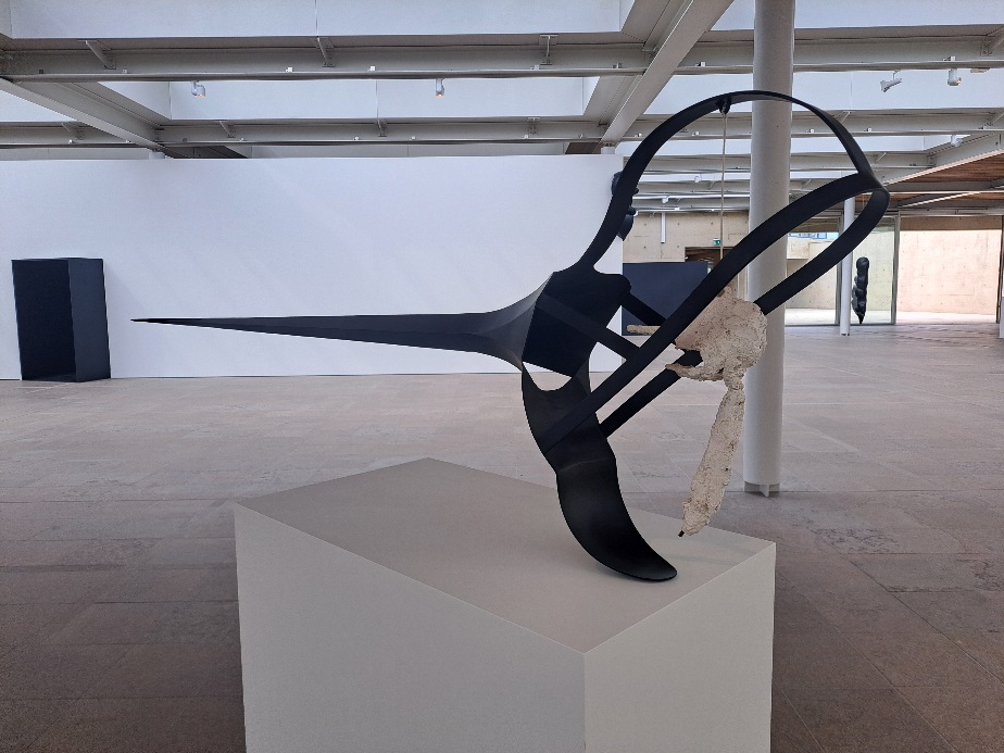 Rui Chafes X Alberto Giacometti: Gris, Vide, Cris III